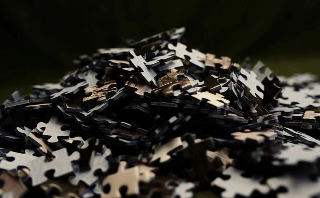Pythagorean theorem: A pile of puzzle pieces, representing problem-solving or putting things together.